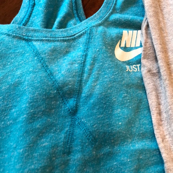 Nike Razorbacks workout tops. - Picture 4 of 4